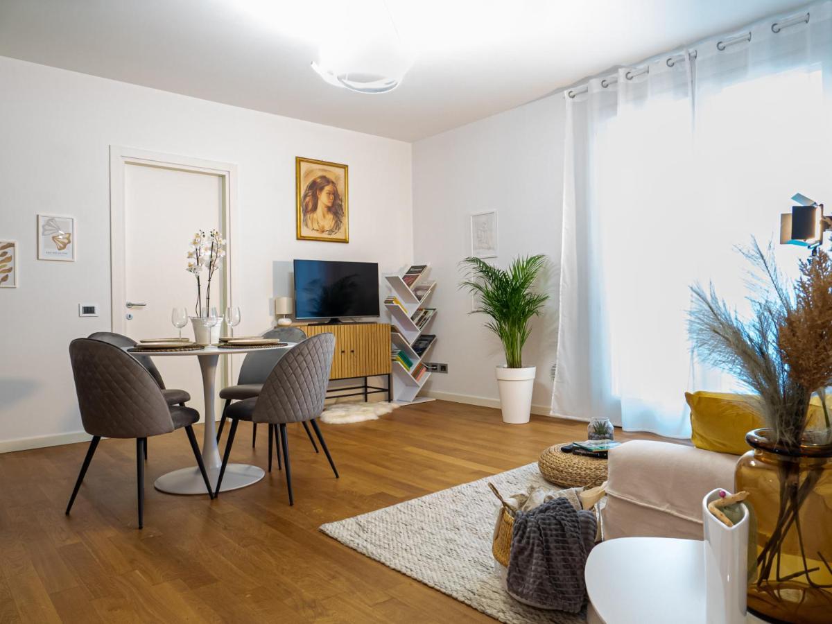 Maison Blanche: Appartamento Elegante Con Parcheggio Privato Mantova Exterior foto