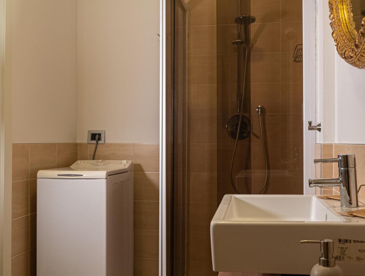 Maison Blanche: Appartamento Elegante Con Parcheggio Privato Mantova Exterior foto